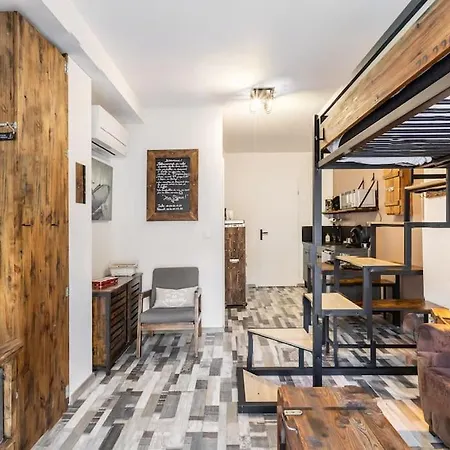 Studio Dans Maison Apartmán